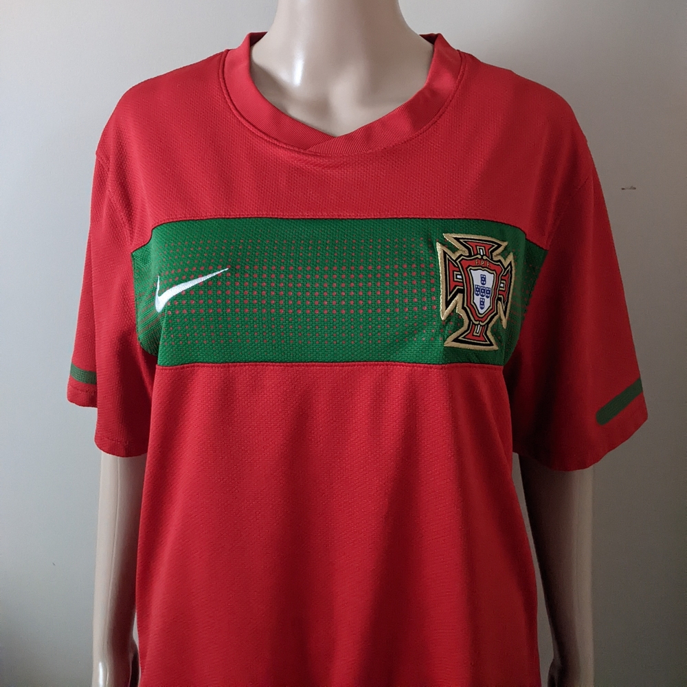 Nike Portugal 2010 World Cups Soccer dry-fit Jersey T-shirt, Men's Large